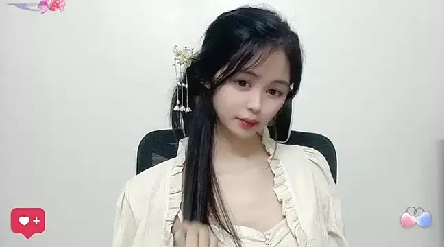 Snapshot of ---MIA--- chatting on February 21, 2025, 1:00 pm ---MIA--- online show from February 21, 2025, 1:00 pm