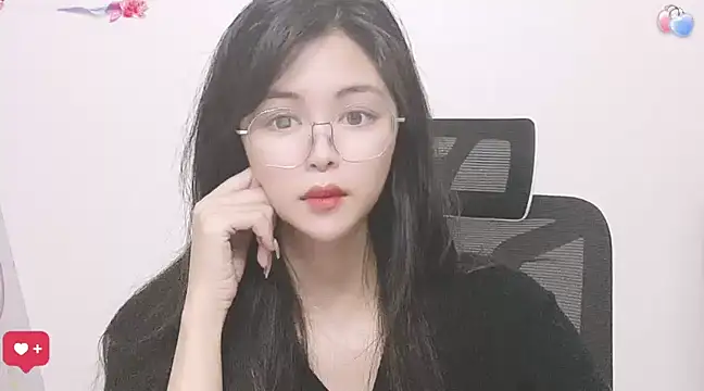 Snapshot of ---MIA--- chatting on March 1, 2025, 4:00 pm ---MIA--- online show from March 1, 2025, 4:00 pm