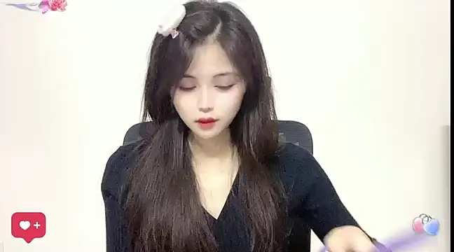Snapshot of ---MIA--- chatting on February 18, 2025, 1:11 pm ---MIA--- online show from February 18, 2025, 1:11 pm