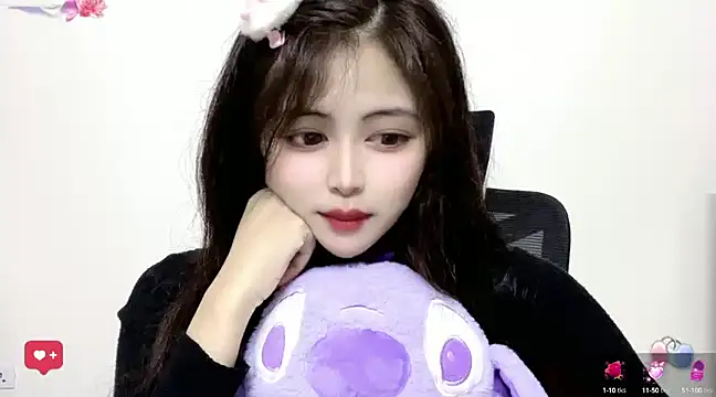 Snapshot of ---MIA--- chatting on February 18, 2025, 4:14 pm ---MIA--- online show from February 18, 2025, 4:14 pm
