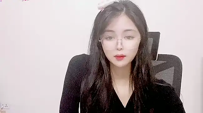 Snapshot of ---MIA--- chatting on March 17, 2025, 10:40 pm ---MIA--- online show from March 17, 2025, 10:40 pm
