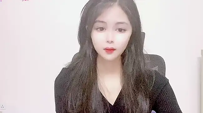 Snapshot of ---MIA--- chatting on March 17, 2025, 7:37 pm ---MIA--- online show from March 17, 2025, 7:37 pm