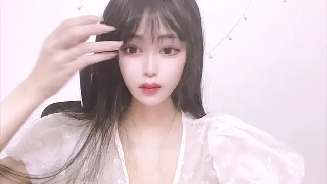 Snapshot of ---MIA--- chatting on September 26, 2025, 2:24 pm ---MIA--- online show from September 26, 2025, 2:24 pm