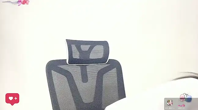 Snapshot of ---MIA--- chatting on February 24, 2025, 12:48 pm ---MIA--- online show from February 24, 2025, 12:48 pm