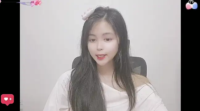 Snapshot of ---MIA--- chatting on March 2, 2025, 4:36 pm ---MIA--- online show from March 2, 2025, 4:36 pm