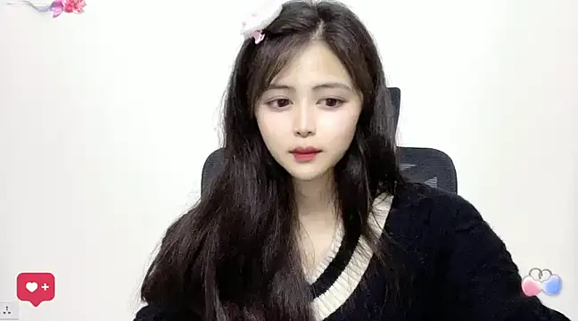 Snapshot of ---MIA--- chatting on February 19, 2025, 4:11 pm ---MIA--- online show from February 19, 2025, 4:11 pm