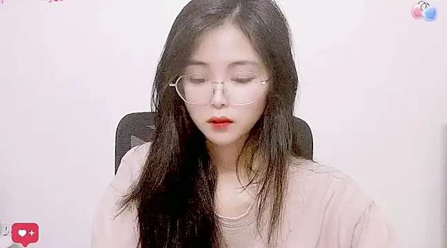 Snapshot of ---MIA--- chatting on March 21, 2025, 1:12 pm ---MIA--- online show from March 21, 2025, 1:12 pm