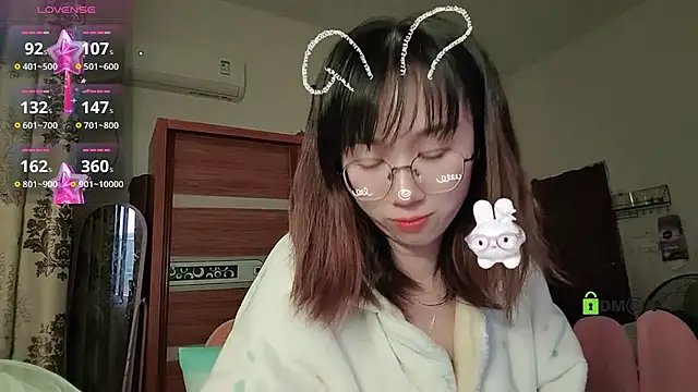 Lili 666 online show from November 27, 2025, 10:43 pm