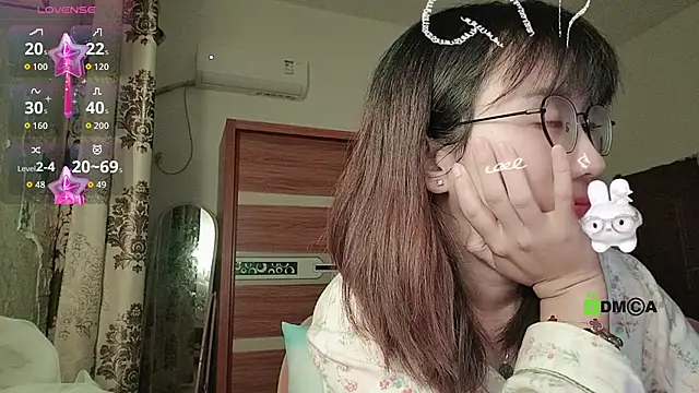 Lili 666 online show from November 4, 2025, 4:22 pm