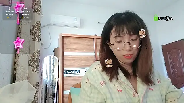 Lili 666 online show from December 17, 2025, 2:16 am