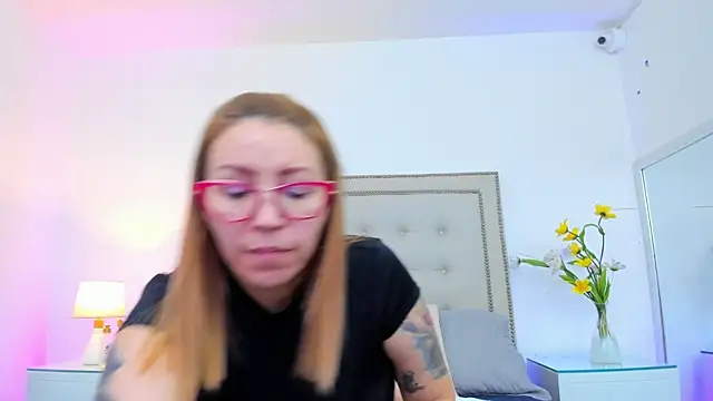 IsisDuzan online show from March 8, 2025, 7:53 pm