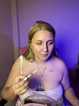 saray gomez22 online show from April 14, 2026, 1:32 am