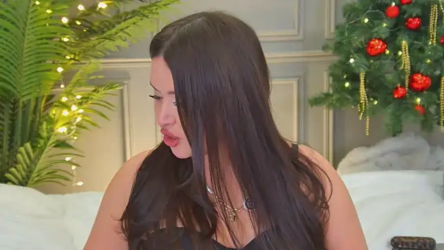 TrishaWinslet online show from December 14, 2025, 10:21 am