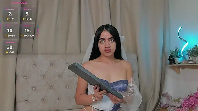 Snapshot of KasiaNoir_ chatting on October 28, 2025, 12:37 pm KasiaNoir online show from October 28, 2025, 12:37 pm