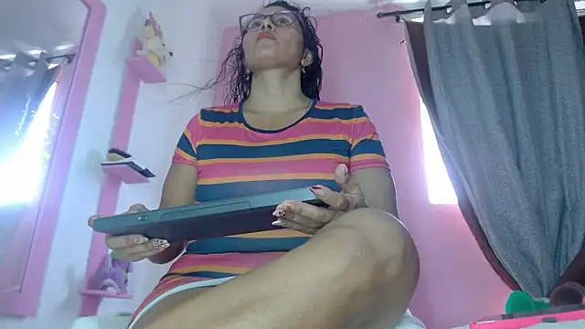 Snapshot of KeillyDiaz chatting on September 26, 2025, 4:47 pm KeillyDiaz online show from September 26, 2025, 4:47 pm