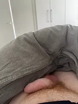 boholad8 online show from February 22, 2025, 2:52 pm