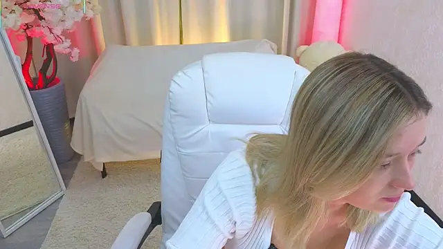 JessRosen online show from December 4, 2025, 3:38 am