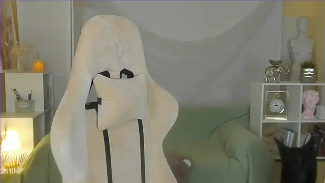 April o Nill online show from March 16, 2025, 2:55 pm