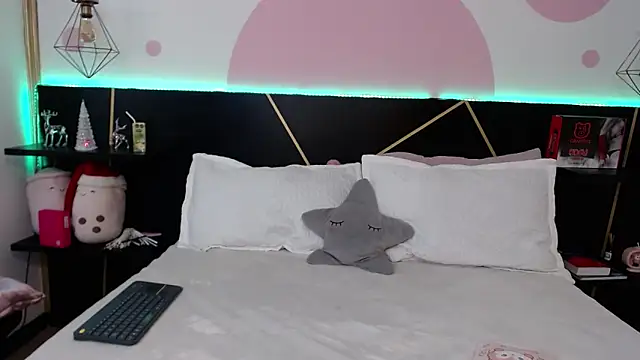 DanniAbbey online show from December 22, 2025, 2:06 pm