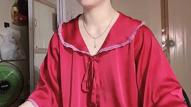 LinhChi 9x online show from April 15, 2026, 1:00 am