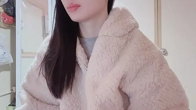 LinhChi 9x online show from November 18, 2025, 11:37 pm