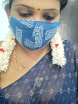 Snapshot of malliga98 chatting on December 19, 2025, 9:44 am malliga98 online show from December 19, 2025, 9:44 am