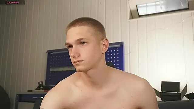 Snapshot of dustyn_fox chatting on September 13, 2025, 3:01 pm dustyn fox online show from September 13, 2025, 3:01 pm