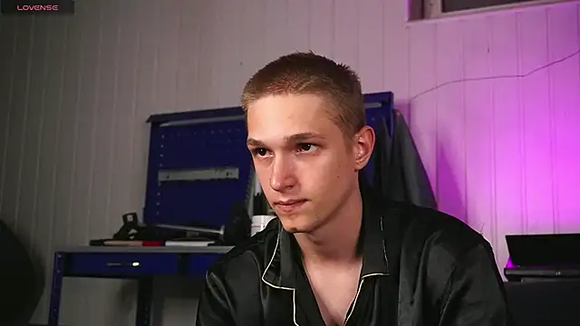 Snapshot of dustyn_fox chatting on September 24, 2025, 4:35 pm dustyn fox online show from September 24, 2025, 4:35 pm