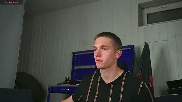 Snapshot of dustyn_fox chatting on September 29, 2025, 4:12 pm dustyn fox online show from September 29, 2025, 4:12 pm