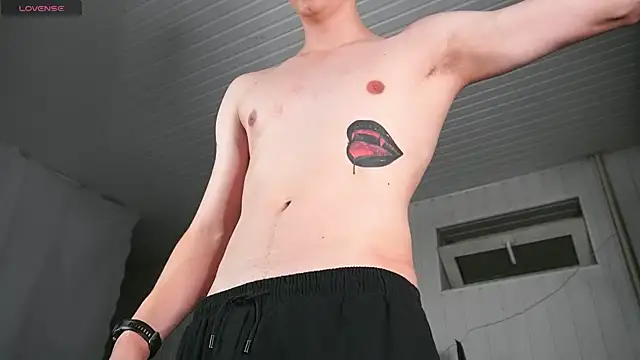 Snapshot of dustyn_fox chatting on October 24, 2025, 4:39 pm dustyn fox online show from October 24, 2025, 4:39 pm