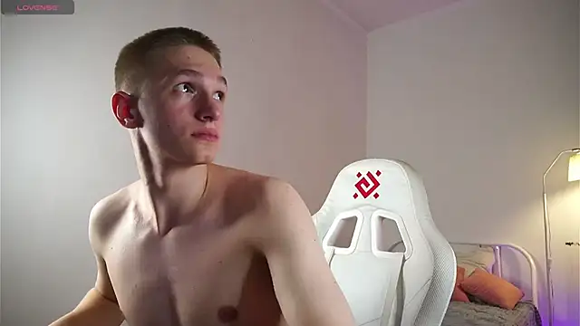 Snapshot of dustyn_fox chatting on March 20, 2025, 6:20 pm dustyn fox online show from March 20, 2025, 6:20 pm