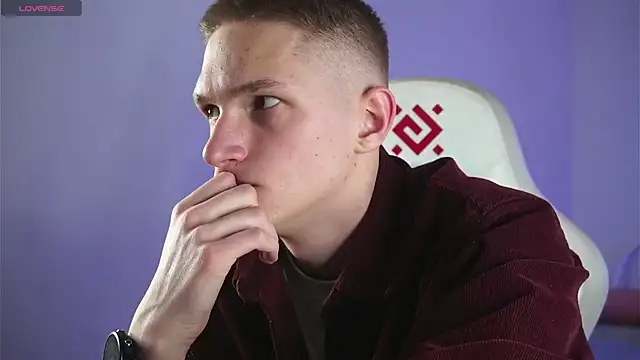 Snapshot of dustyn_fox chatting on March 9, 2025, 6:43 pm dustyn fox online show from March 9, 2025, 6:43 pm