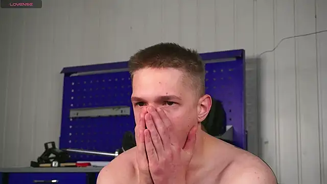 Snapshot of dustyn_fox chatting on December 20, 2025, 3:04 pm dustyn fox online show from December 20, 2025, 3:04 pm