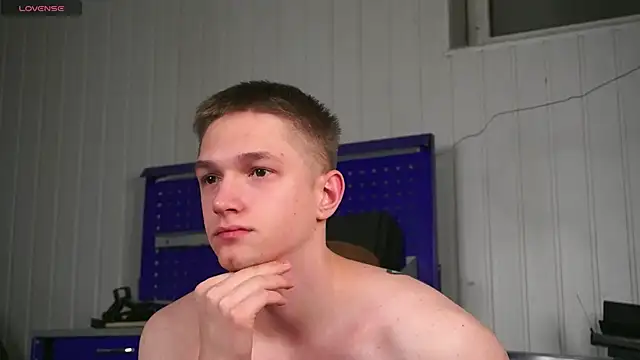 Snapshot of dustyn_fox chatting on December 4, 2025, 3:11 pm dustyn fox online show from December 4, 2025, 3:11 pm