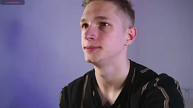 Snapshot of dustyn_fox chatting on March 21, 2025, 6:29 pm dustyn fox online show from March 21, 2025, 6:29 pm