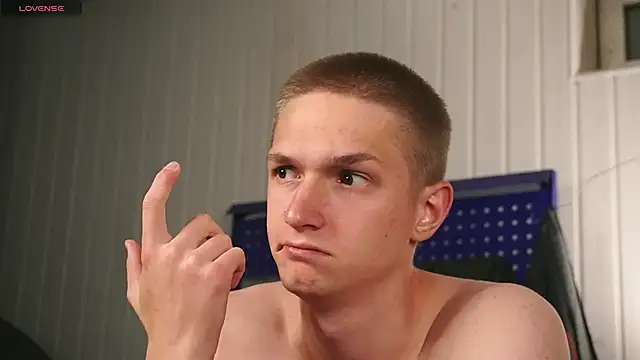 Snapshot of dustyn_fox chatting on September 18, 2025, 4:32 pm dustyn fox online show from September 18, 2025, 4:32 pm