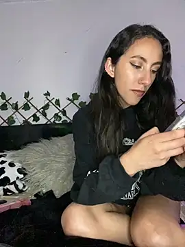 Snapshot of FrancellyHot chatting on October 14, 2025, 12:22 am FrancellyHot online show from October 14, 2025, 12:22 am