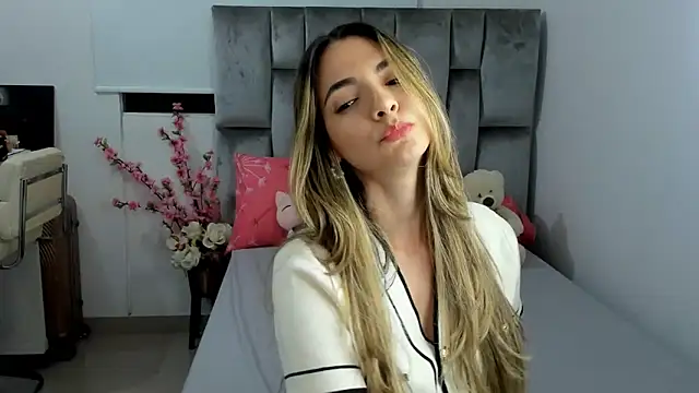 baby-miah online show from January 5, 2025, 4:36 am