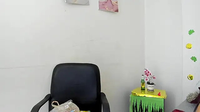 Anthonelaa   online show from March 16, 2026, 7:49 pm