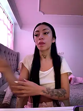 Effy Bonny online show from January 16, 2026, 2:21 pm