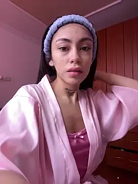 Effy Bonny online show from October 19, 2025, 6:10 pm