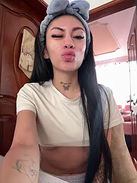 Effy Bonny online show from December 21, 2025, 4:30 pm