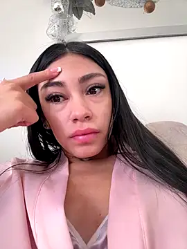 Effy Bonny online show from December 18, 2025, 2:21 pm