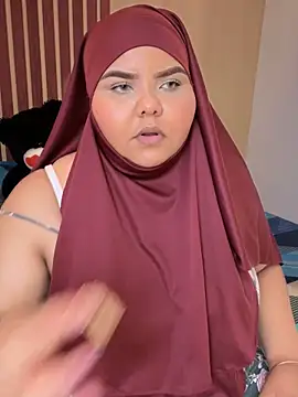  Shara Handal  online show from September 20, 2025, 9:31 pm