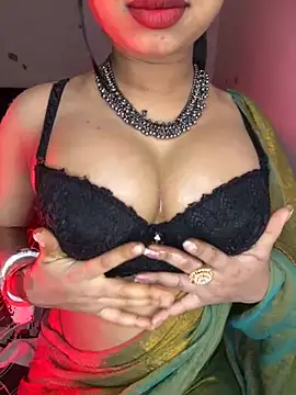 Snapshot of Hot-sexy222 chatting on February 17, 2026, 4:37 pm Hot-sexy222 online show from February 17, 2026, 4:37 pm