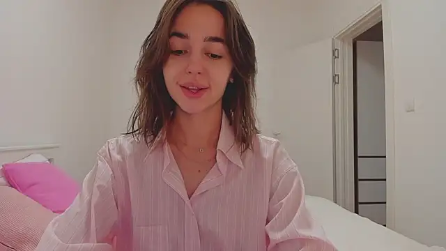 Snapshot of JudyAngil chatting on November 11, 2025, 6:19 am JudyAngil online show from November 11, 2025, 6:19 am