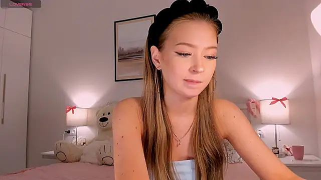 Snapshot of diana_nier chatting on June 2, 2026, 8:31 pm diana nier online show from June 2, 2026, 8:31 pm