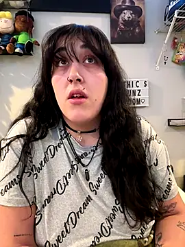 ThicBunz online show from October 18, 2025, 4:03 am