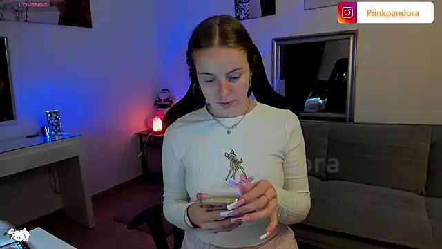 Piinkpandora online show from December 3, 2025, 3:22 pm