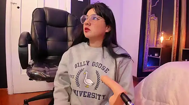 Snapshot of JeyLee chatting on February 18, 2025, 12:49 pm JeyLee online show from February 18, 2025, 12:49 pm